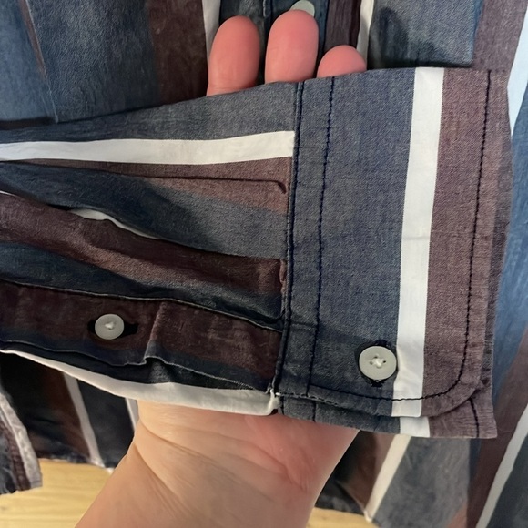 American Eagle size XXL blue,red, white strip long sleeve button down shirt - Picture 5 of 8